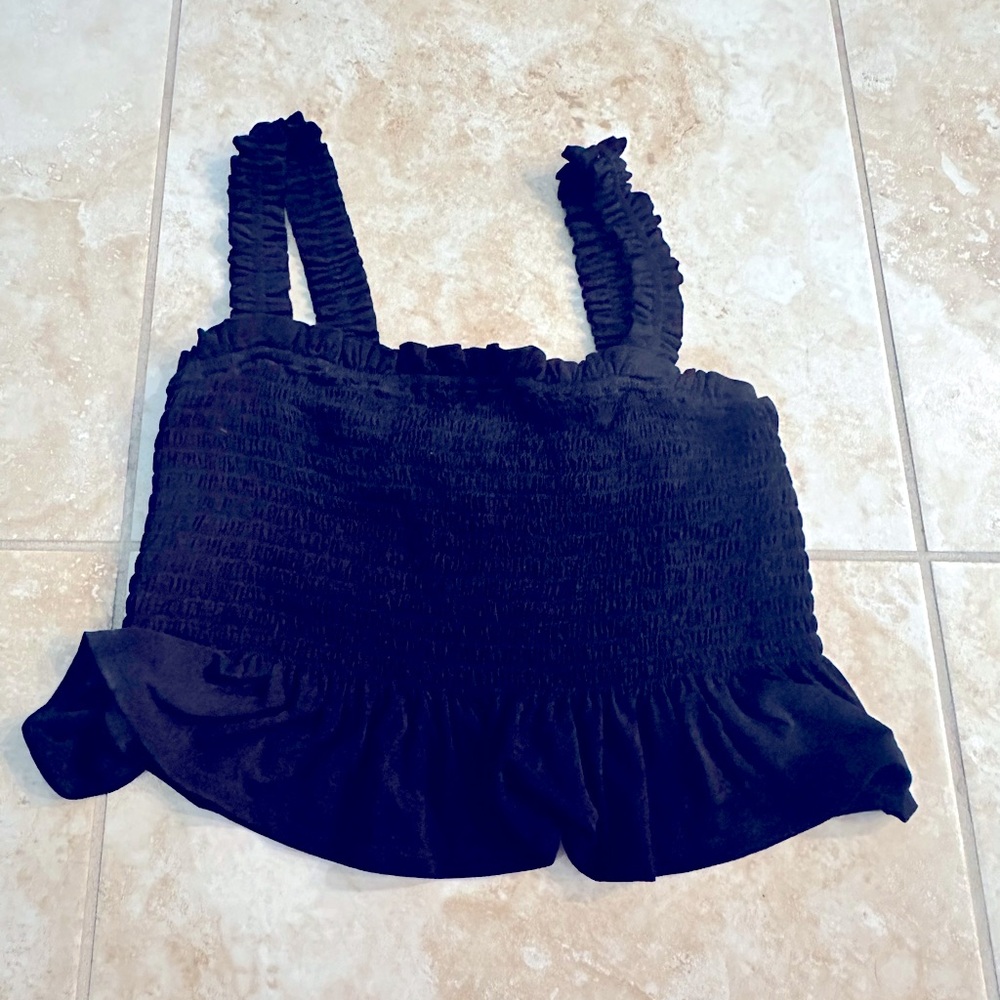 BCBG NWOT size M crop top